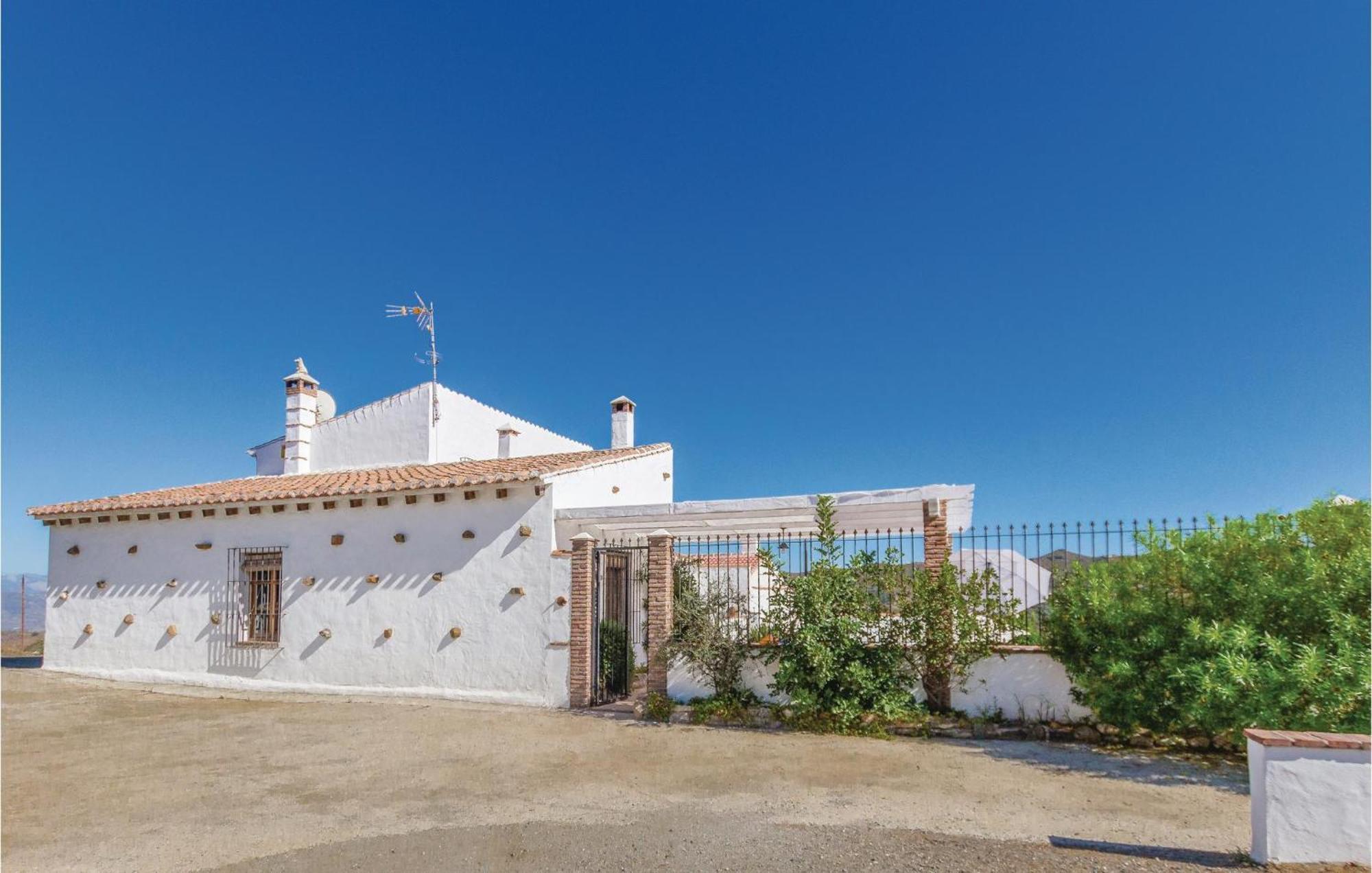 Awesome Home In Almachar With Kitchen Extérieur photo